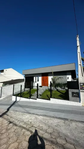 Casa 3 Quartos com 1 Suíte e 160m² - Picadas do Sul