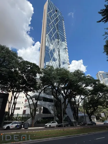 Apartamento para alugar no condomínio El Cielo no bairro Zona 03 - Maringá/PR