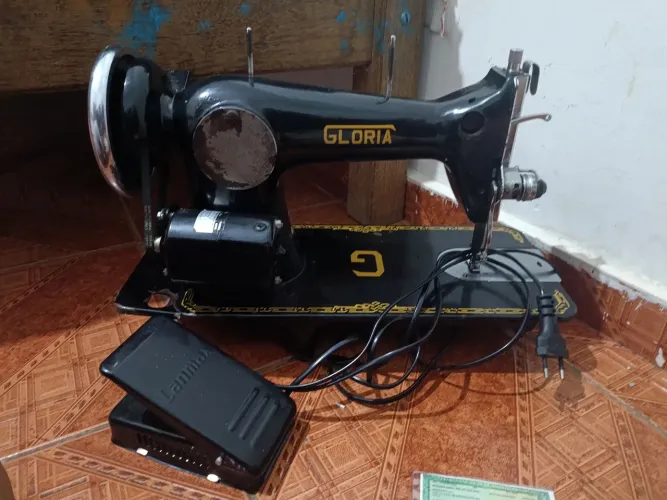 Máquina de costura vigorelle