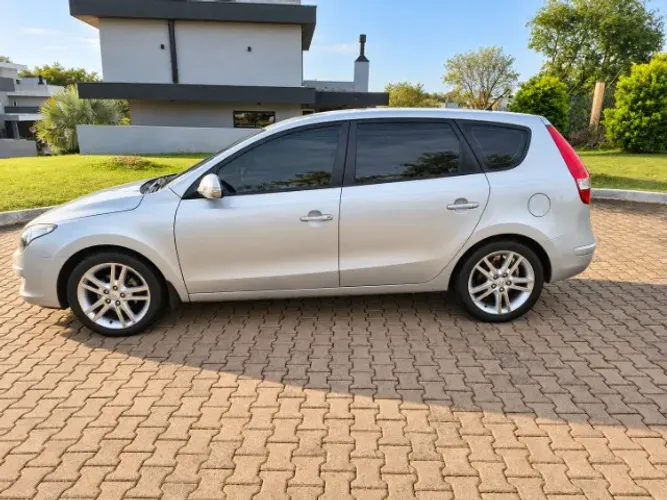 Hyundai I30CW 2.0 16V 145cv Aut. 5P 2011