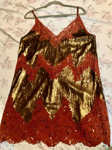Vestido de festa de renda e lantejoulas - Novo 