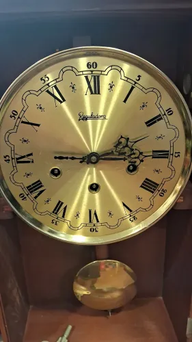 relógio de parede vintage da marca portuguesa reguladora Ave Maria de Fátima