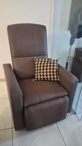 Poltrona reclinável tecido impermeável
