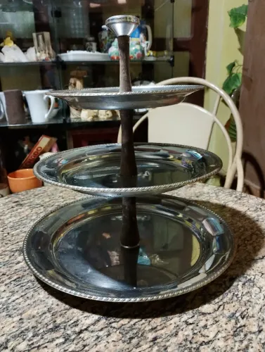 Fruteira inox três andares com separador madeira