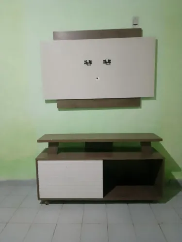 Rack com Rodízio + Painel Pra Tv de até 50 Polegadas
