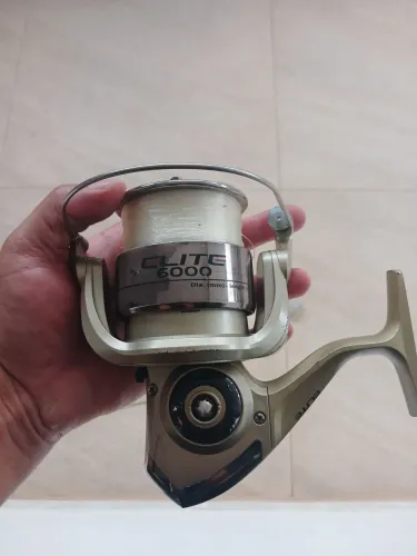 ? Vara de Pescar + Molinete ELITE 6000 + Caixa com Acessórios ?