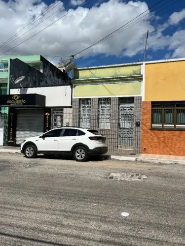 Vende-se (Rua Getúlio Vargas, 111 Centro)