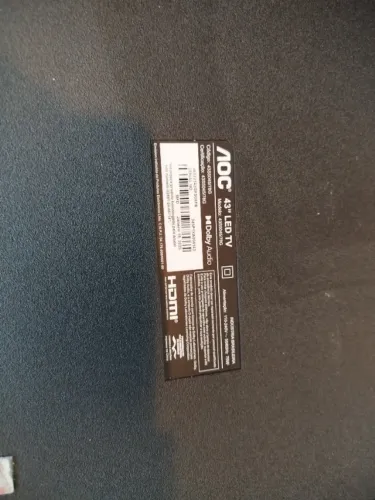 TV 43 polegadas marca AOC semi nova led trincado