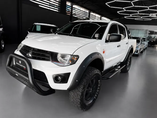 Mitsubishi L200 Triton GLX 3.2 CD TB Int.diesel MEC 2015
