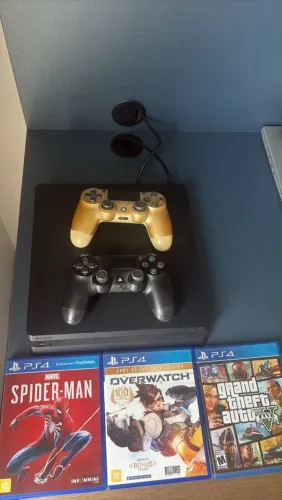 PS4 slim 1TB com 3 jogos