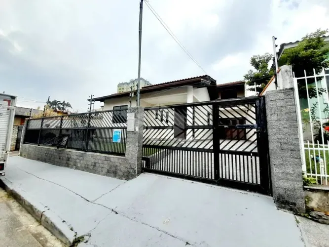 Casa Residencial 260M² - para Alugar