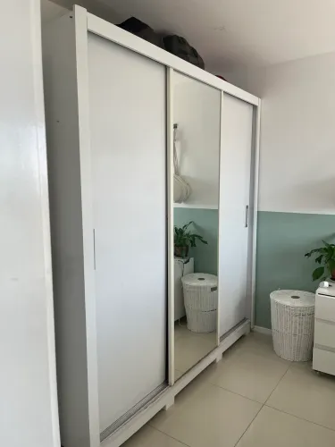 Guarda-roupas de casal 