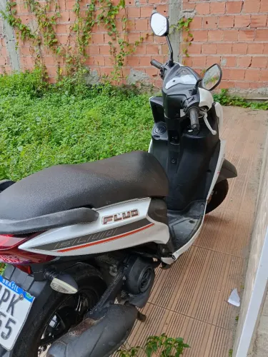 Yamaha fluor 125