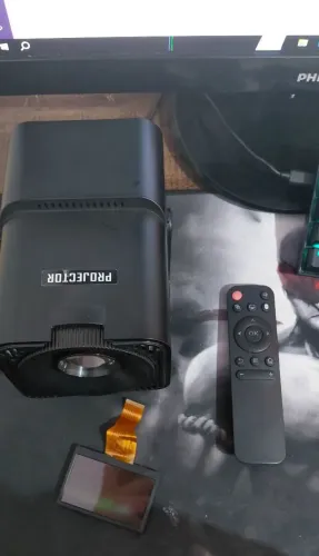 Projetor HY-320 com DEFEITO flat da lente rasgado