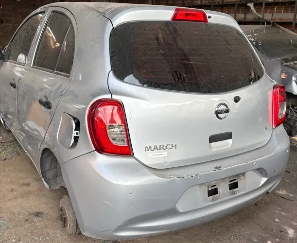 Nissan March Sucata
