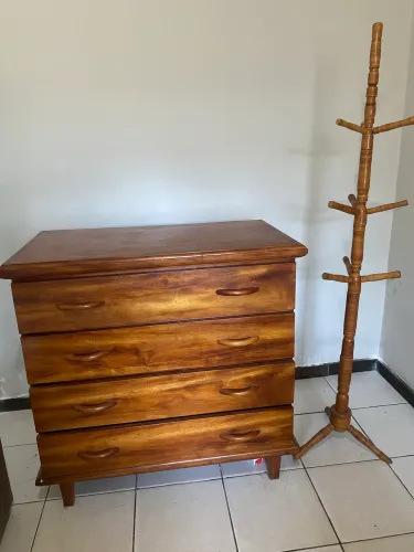 Cômoda de massaranduba