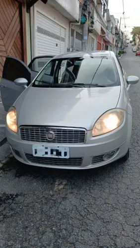 Fiat Linea Essence Dualogic 1.8 Flex 16V 4P 2012