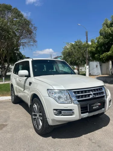Mitsubishi Pajero HPE Full 3.2 4X4 T.i.dies. 5P AUT 2020
