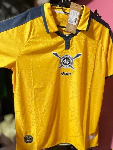 Camisa amarela remo