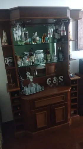 Bar em madeira