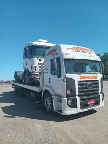 Caminhao plataforma a Venda