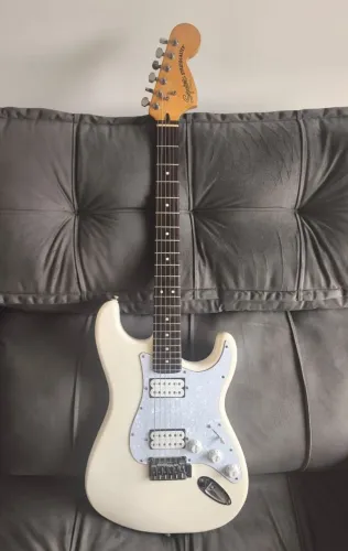 Guitarra Fender Stratocaster Squier Deluxe Hh