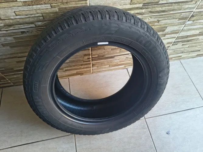 Par de pneu Goodyear Efficientgrip 205 60 Aro 16