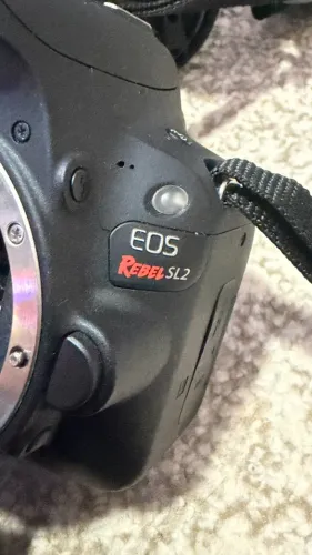 Canon Eos Rebel Sl2 ( Lentes 18-55mm / 55-250mm )