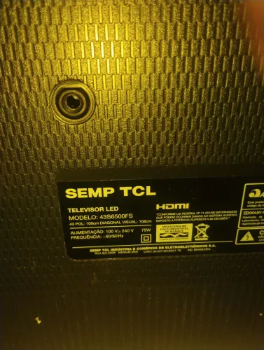 Tv smart TCL com tela quebrada