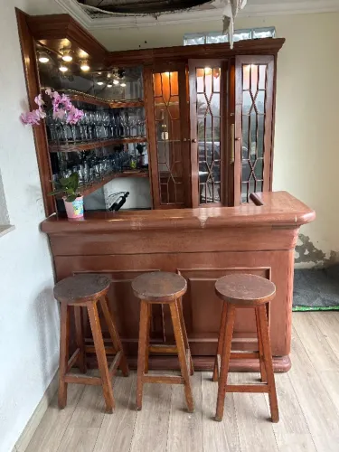 Bar de canto / Barzinho / Adega