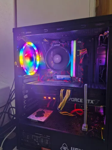 Pc gamer: ryzen 5 5600g, rtx 3070, 16gb 3200,b450m gaming