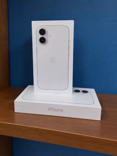 Lacrados! iPhone 17 256GB branco