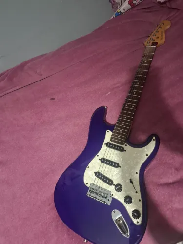 Guitarra Phoenix roxa + amplificador + cabo e suporte