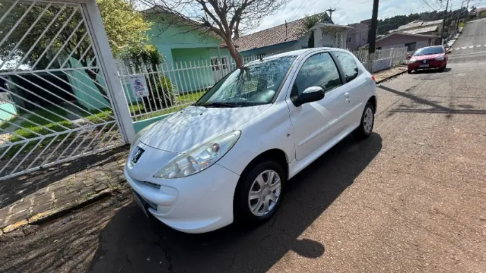 Peugeot 207 XR 1.4 Flex 8V 3P 2013