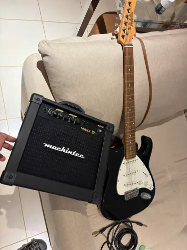 Guitarra + amplificador e cabo
