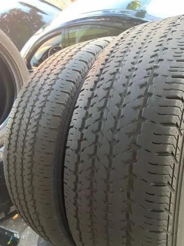 Par de pneus 245/70R16 Bridgestone