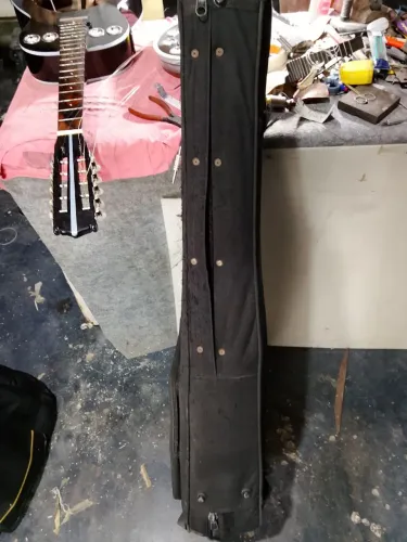 Vende-se Case para violão. Obs só venda