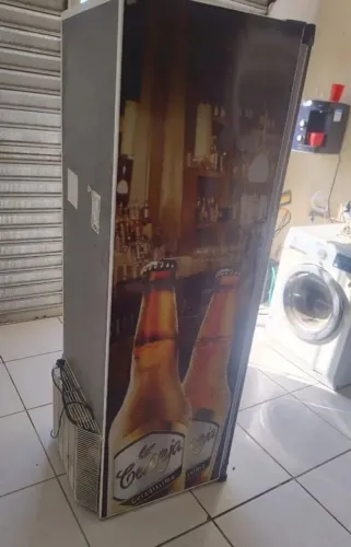 Vendo cervejeiro Esmaltec capacidade para 4 caixas de bebidas