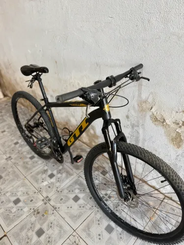 Bicicleta GTS Aro 29 Preta/Amarela | Estado de Nova | Pouquíssimo Uso