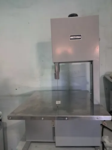 Serra fita de mesa