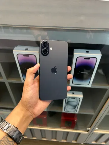 iPhone 16 Plus - 256gb - preto