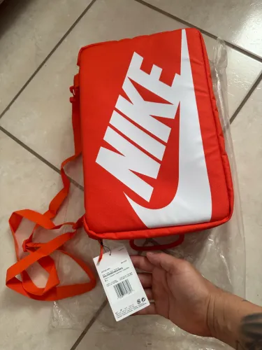 Bag Nike original nova , para transportar chuteira , tênis e acessórios, 12 litros 