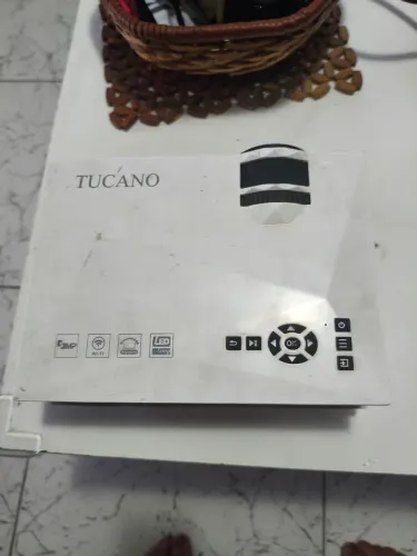 mini projetor portátil Tucano T5