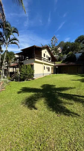 Guapimirim - Casa em condomínio com 3 quartos.