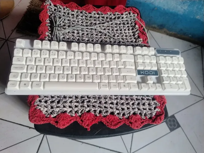 Teclado semi-mecanico 