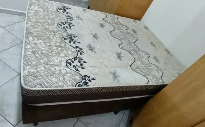 Cama box com colchão