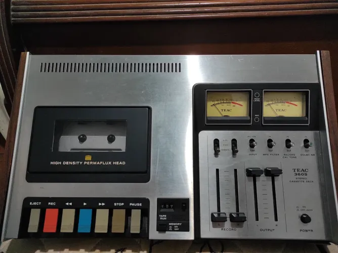 Tape Deck de mesa Teac