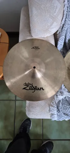 Pratos Zildjian Avedis Rock Crash 16