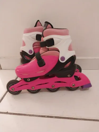 Patins feminino. tam: 36-39 cor: rosa