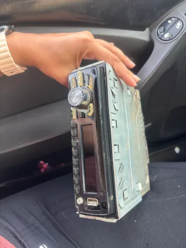 Som Pionner original DEH-155OUB